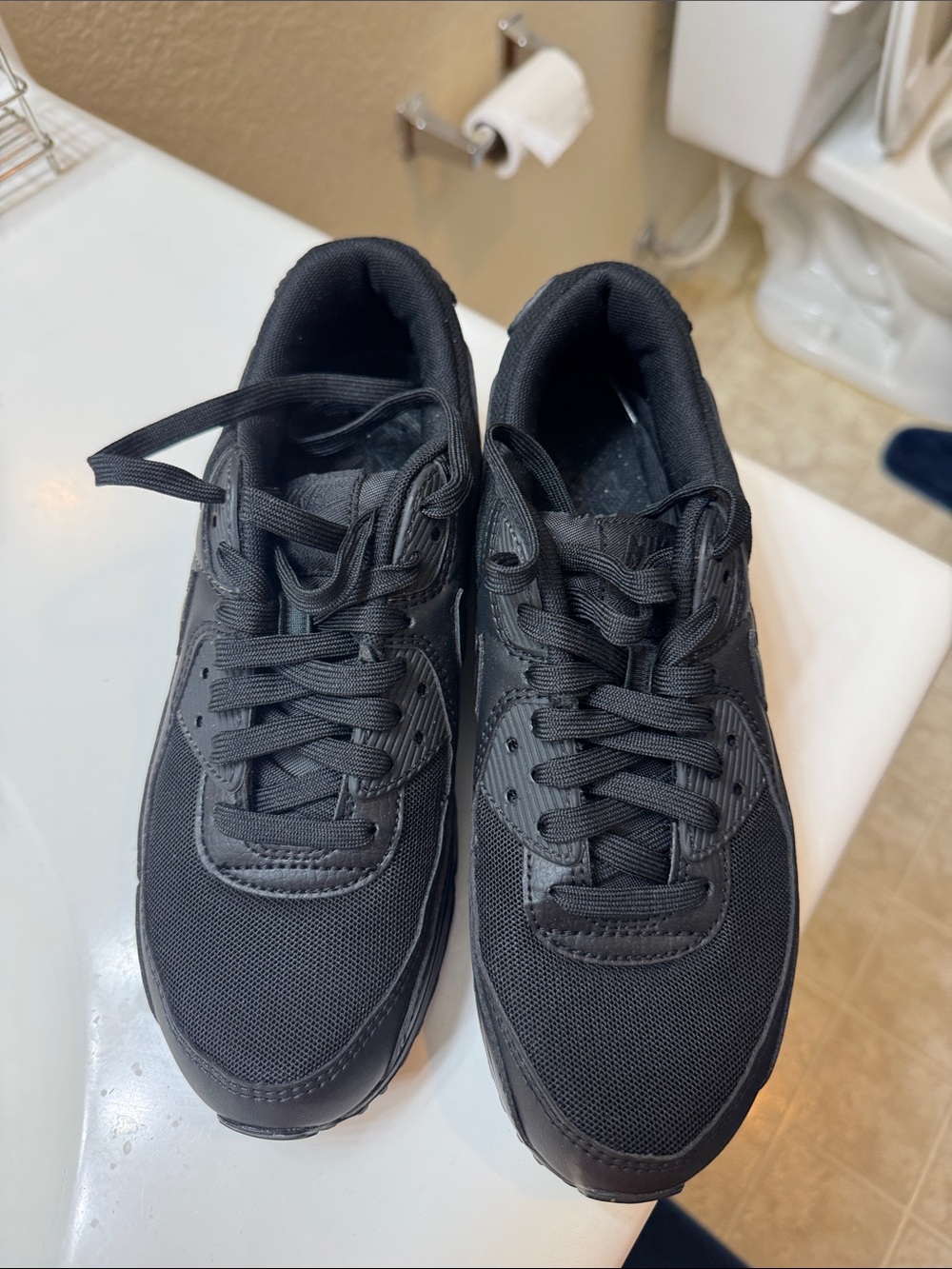 Women NikeAir brand new Black Women's Low-Top Sneakers